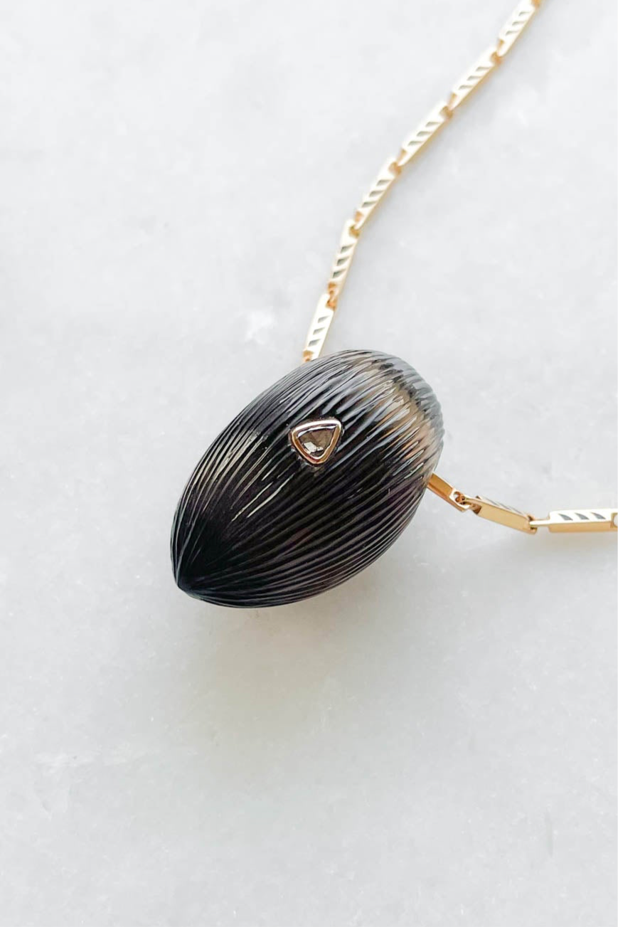 Grande Smokey Quartz Coquito with Diamond Bead