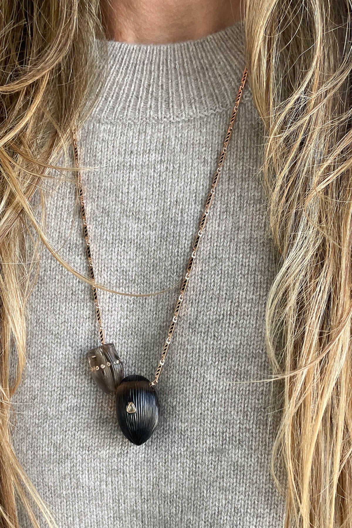 Grande Smokey Quartz Coquito with Diamond Bead