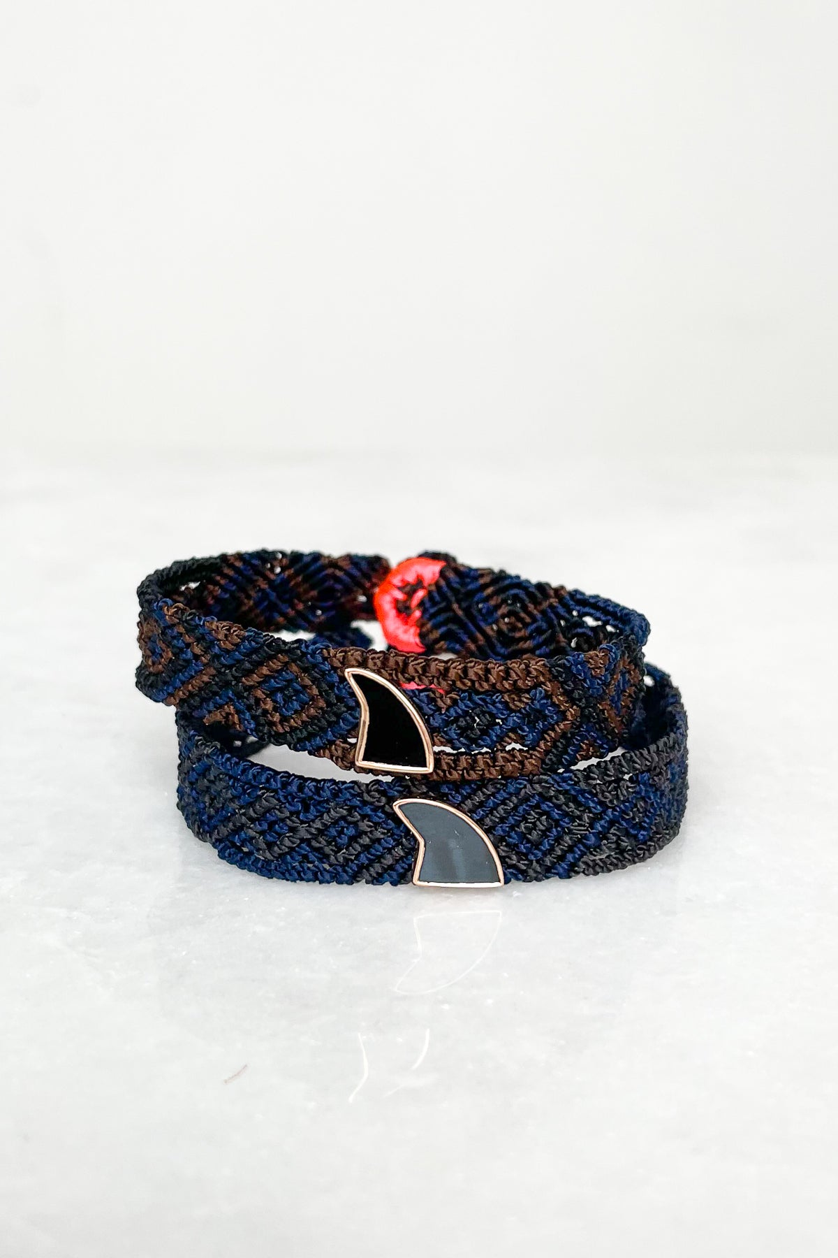 Classic Onyx Shark Fin on Blue Wave Bracelet