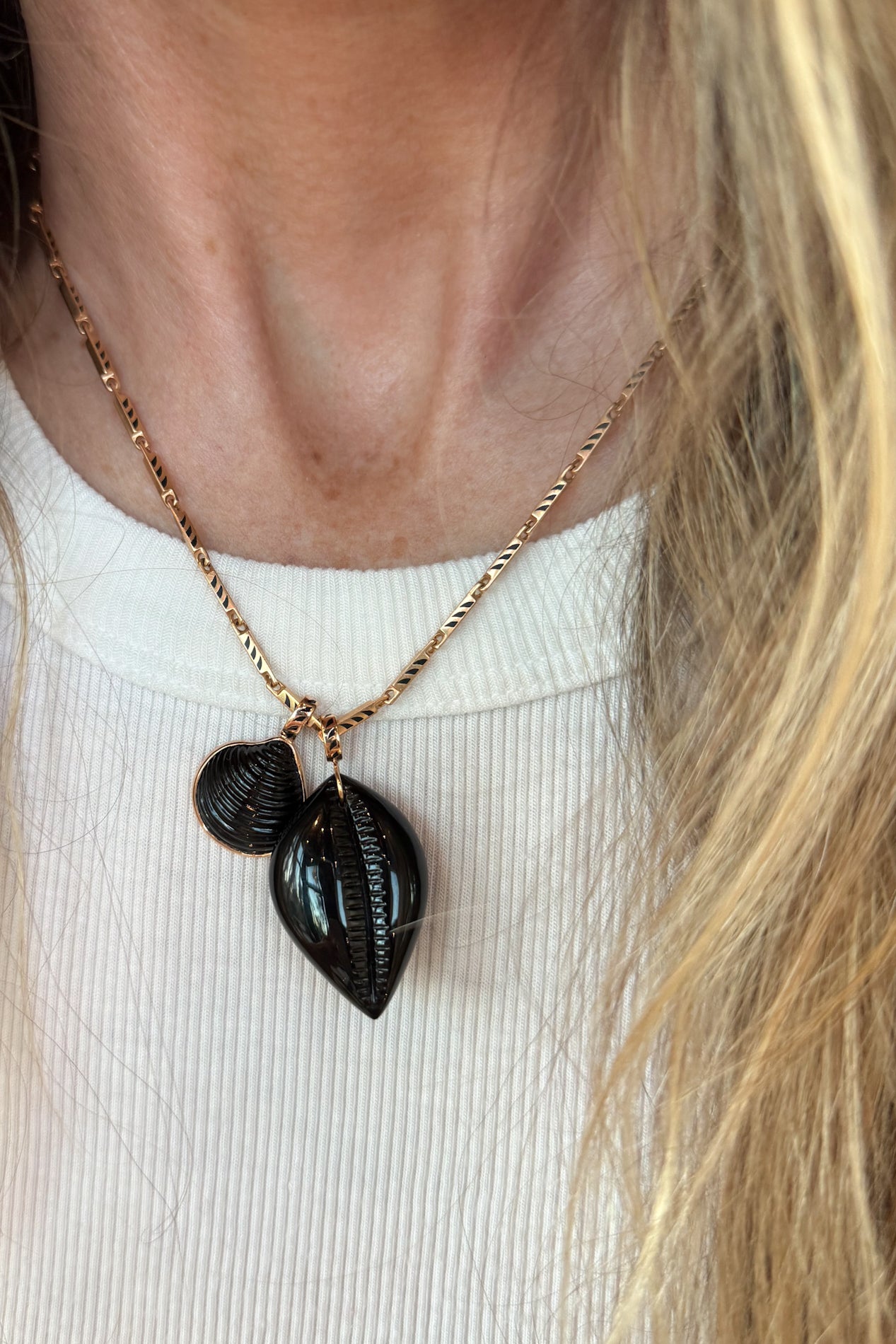 Petite Venus Onyx Charm