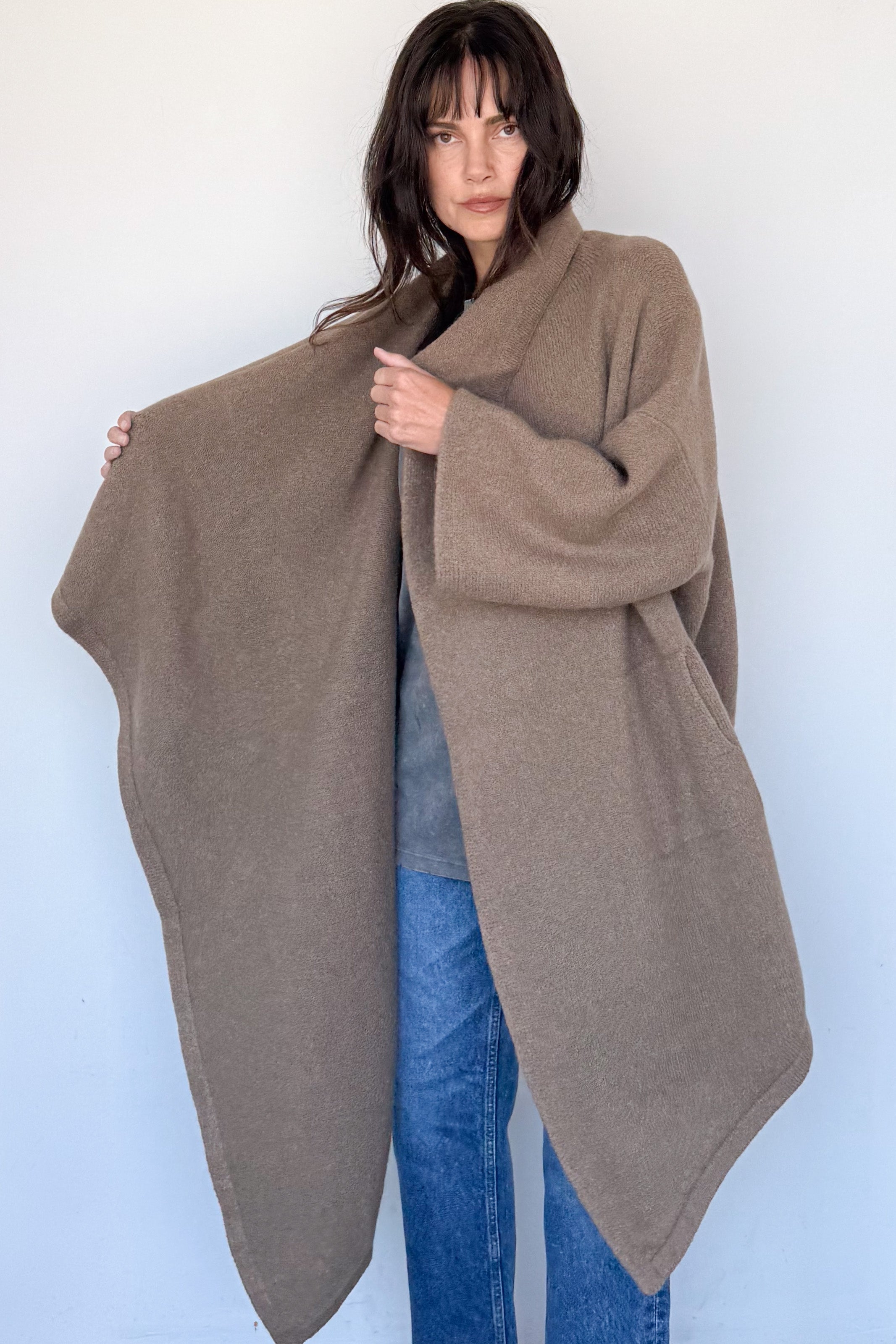 Tobacco Drape Mantle
