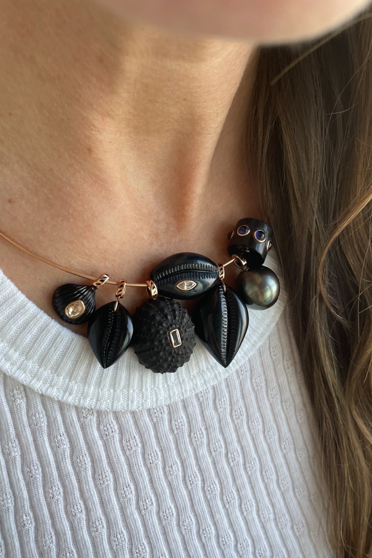 Medio Onyx Cowry Charm