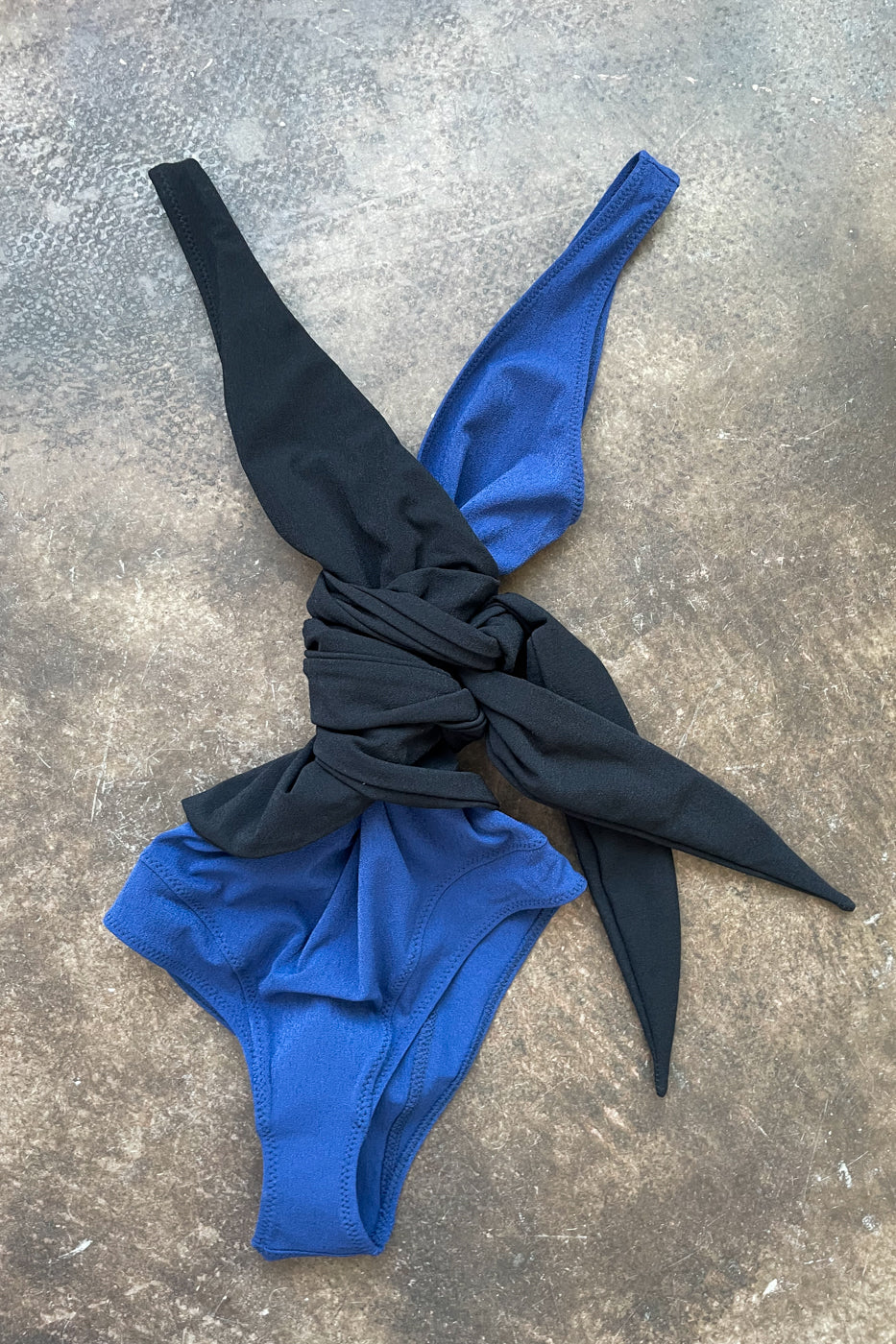 Dree Louise Maillot