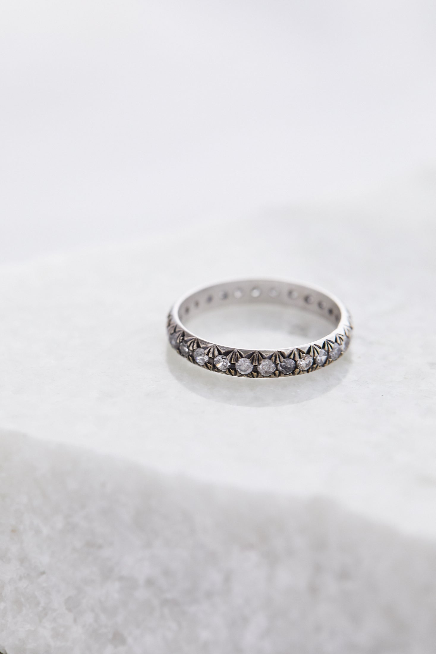 Attelage French Cut Pave Band
