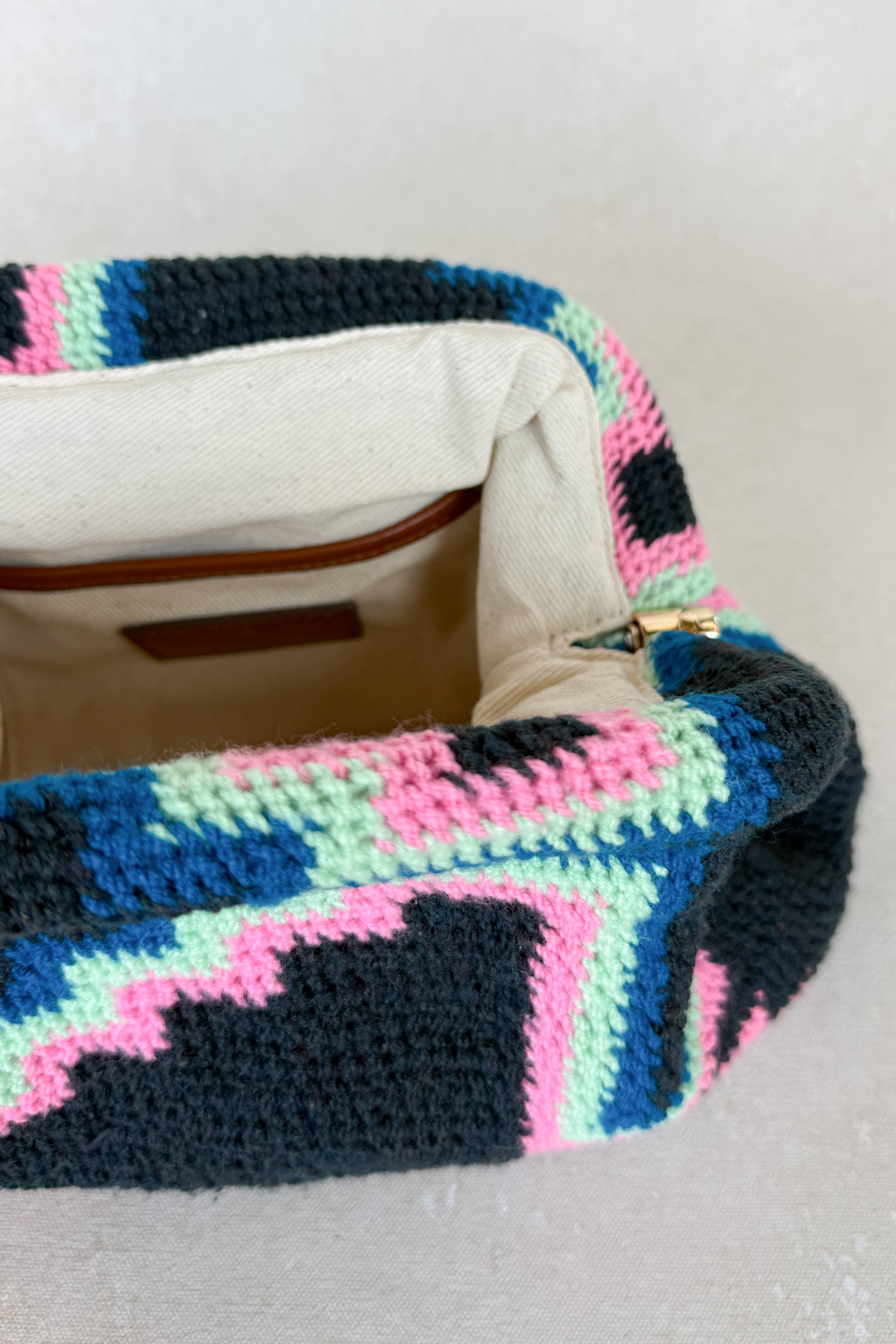 Arrow Tip Bilum Clutch by Goroka Collective 1/1
