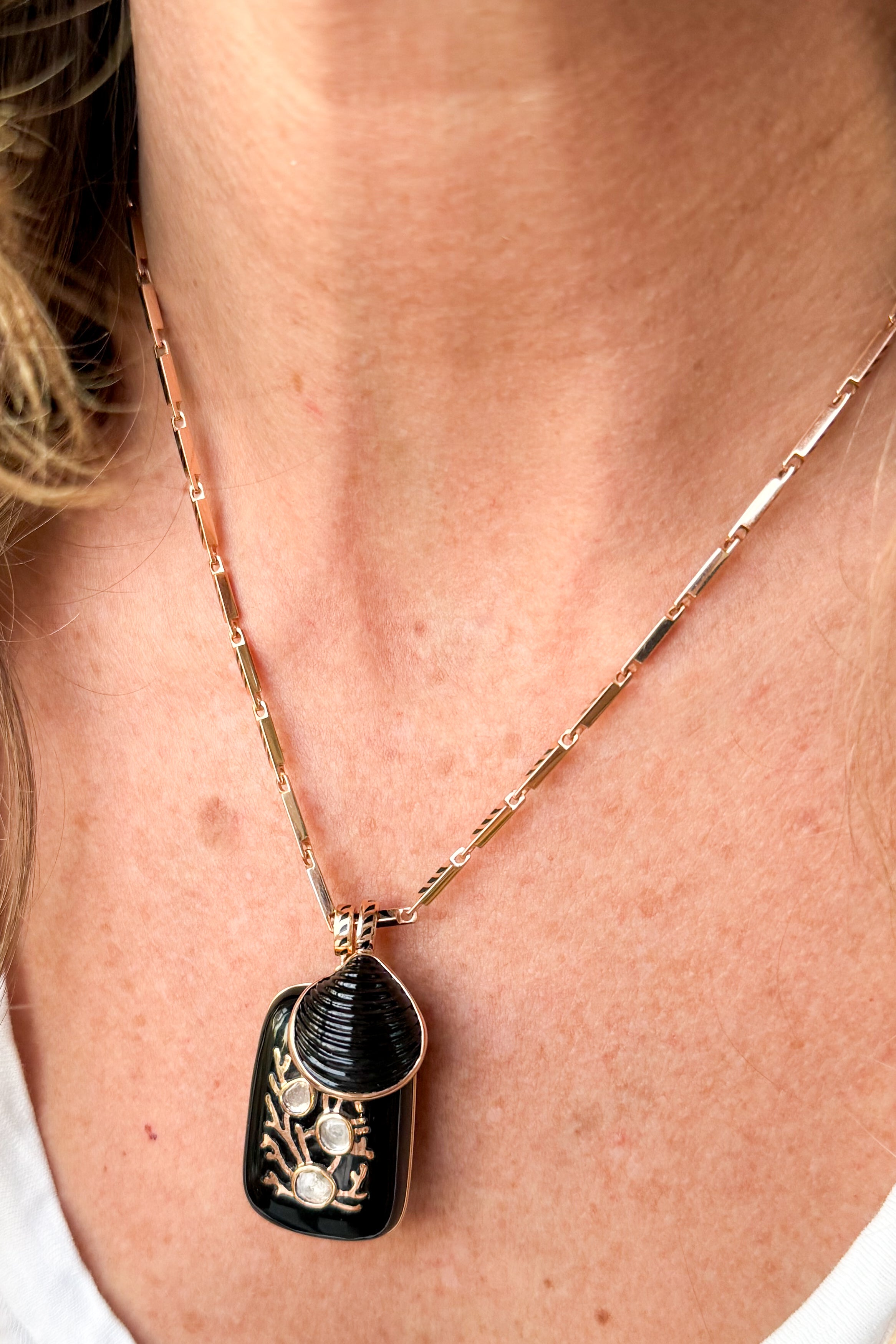 Petite Venus Onyx Charm