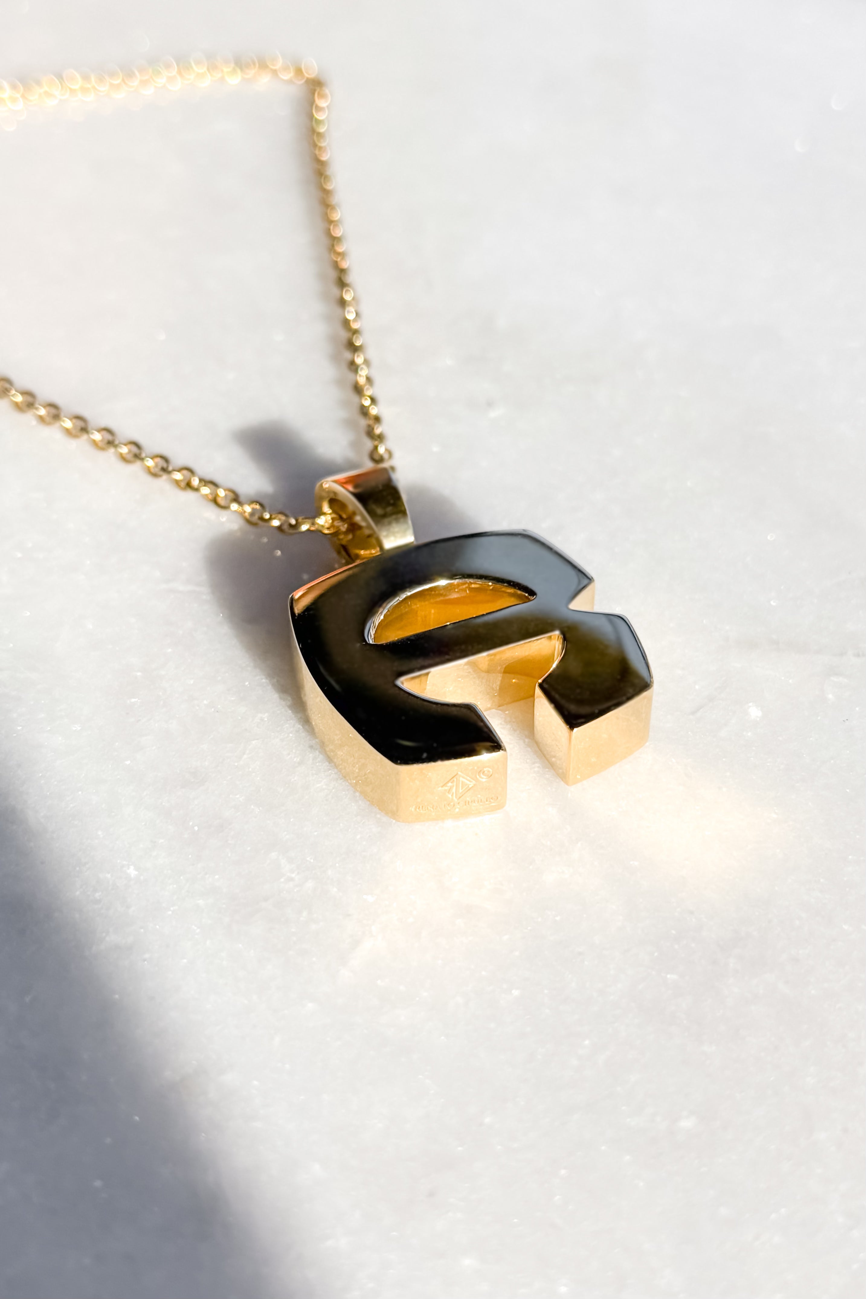 Gold Splendente "R" Initial Pendant