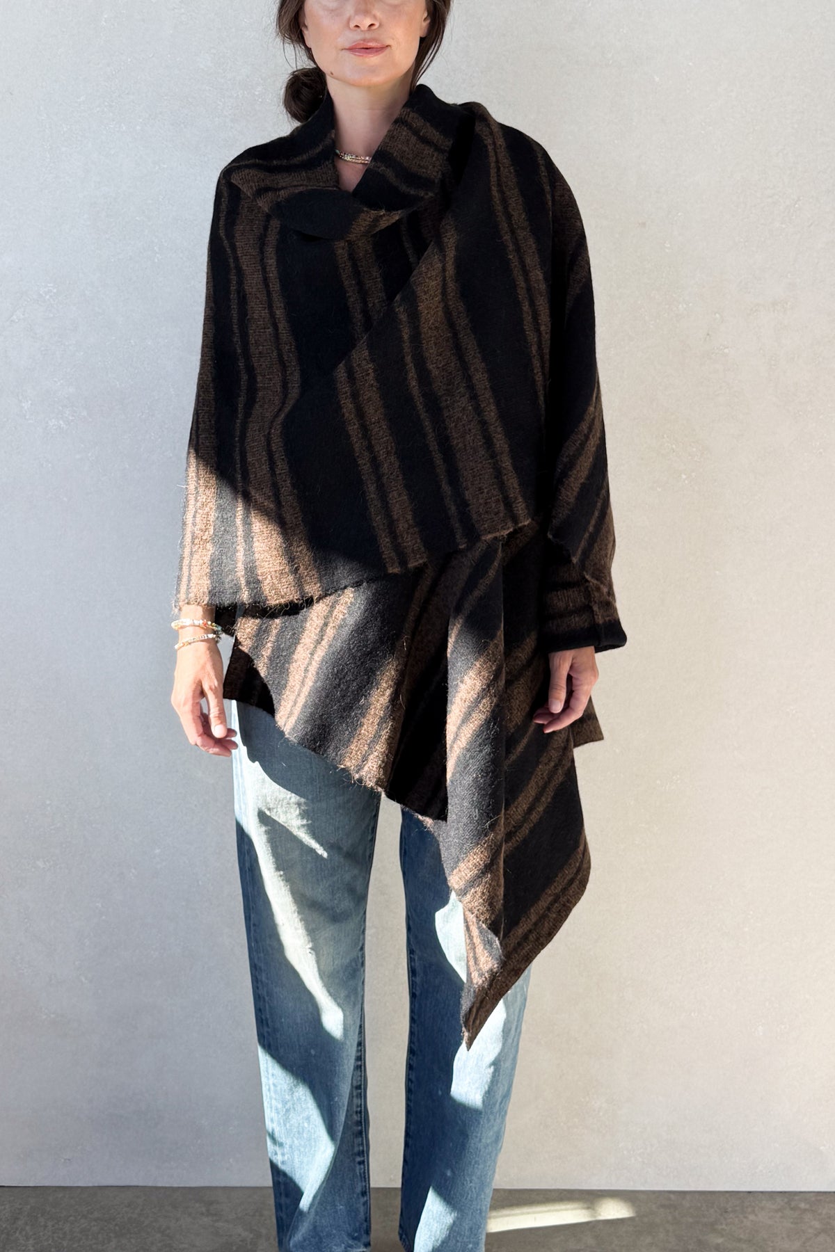 Banded Wrap Mantle