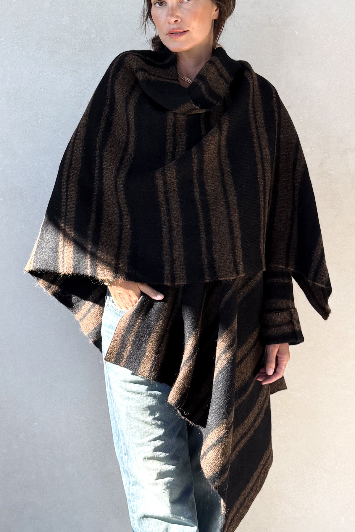 Banded Wrap Mantle