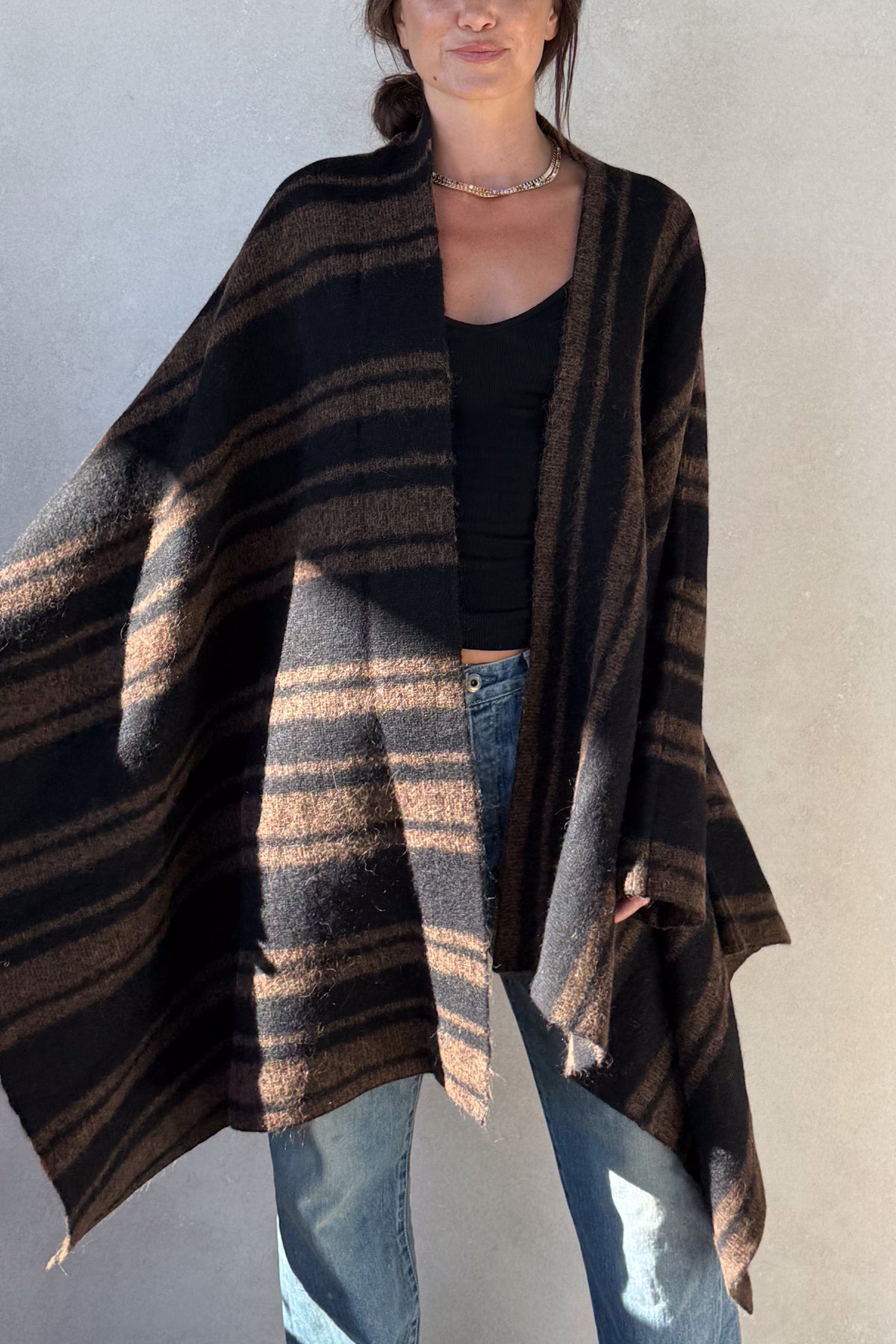 Banded Wrap Mantle