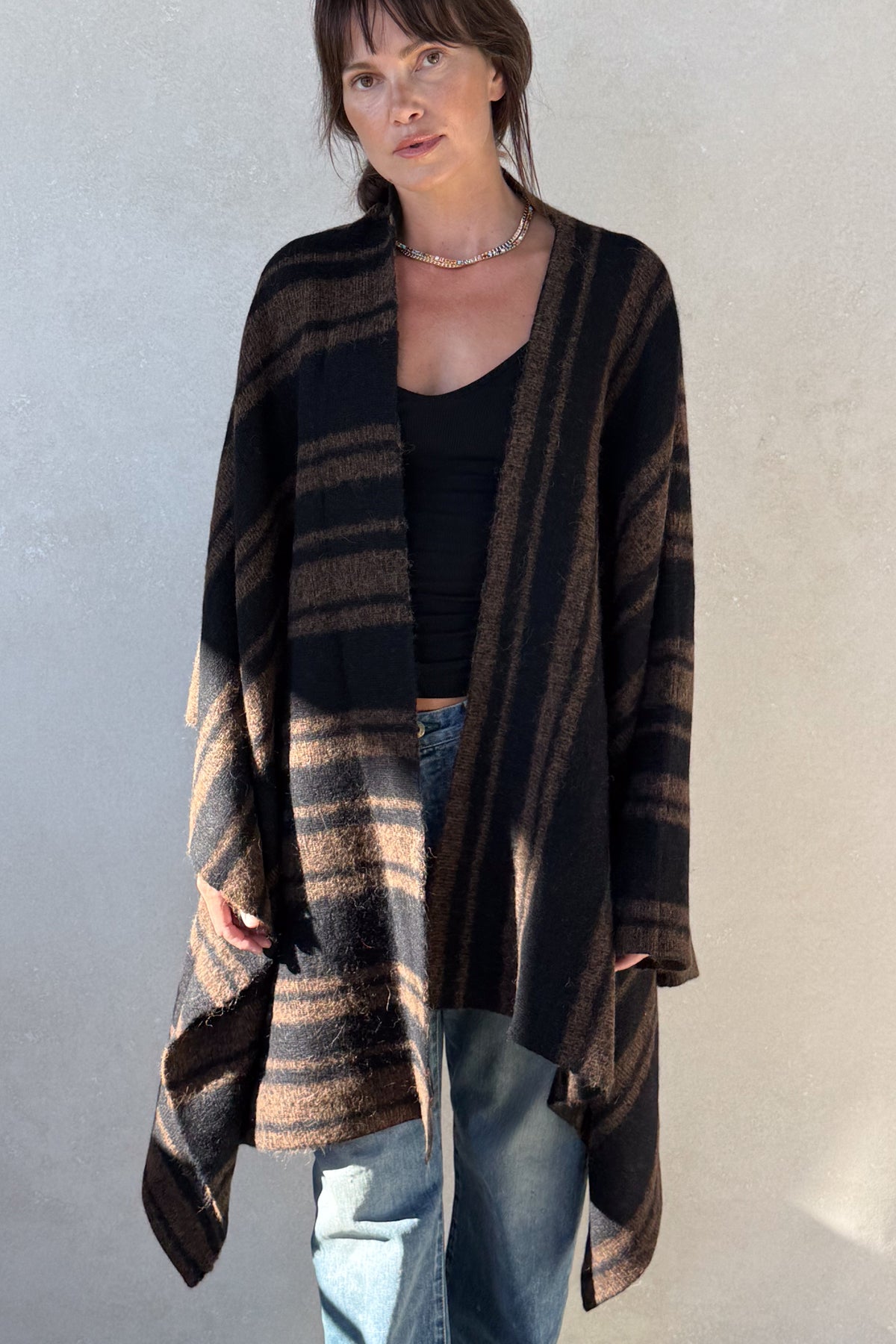 Banded Wrap Mantle