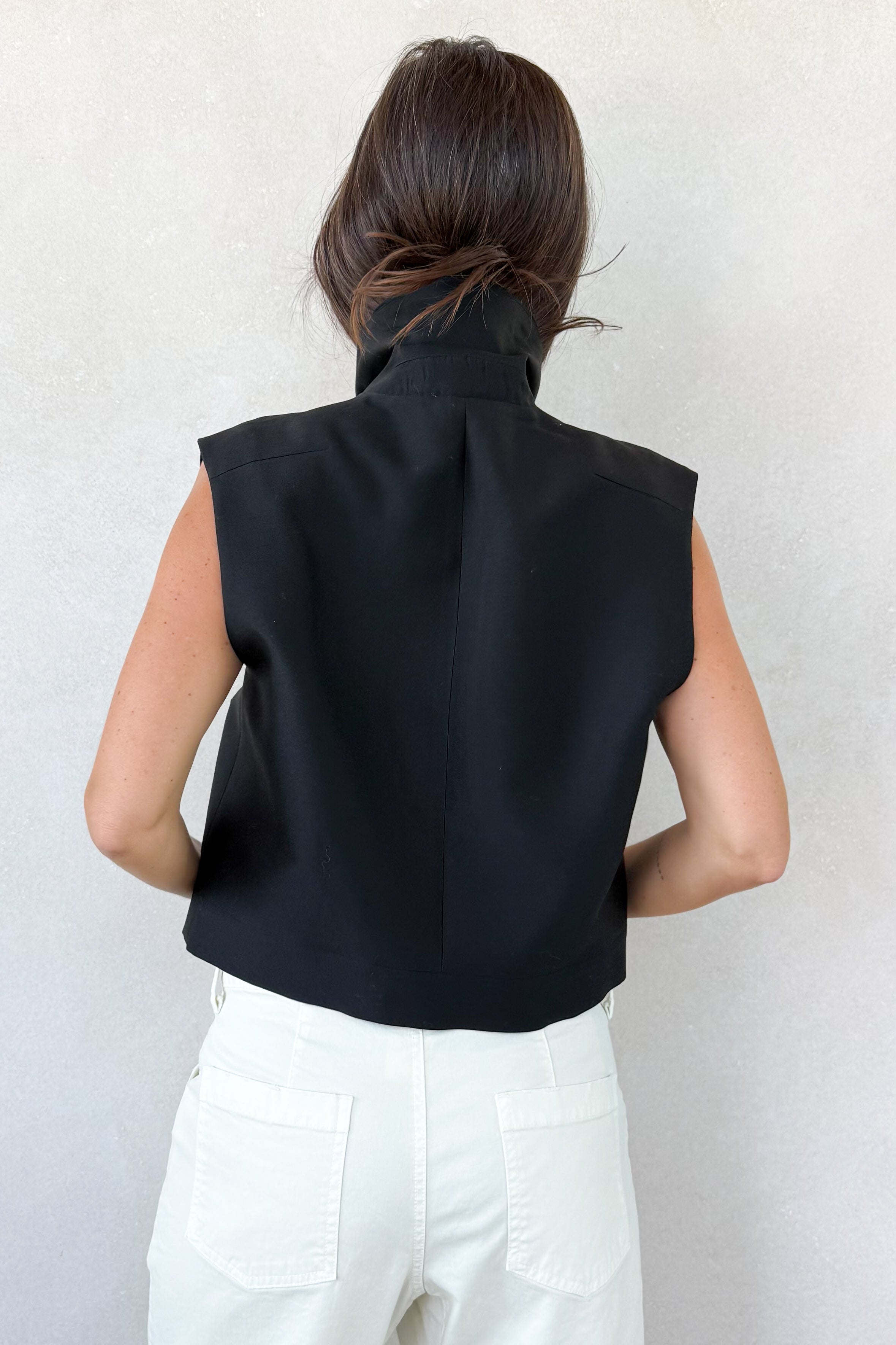 Hanley Vest – SUNROOM