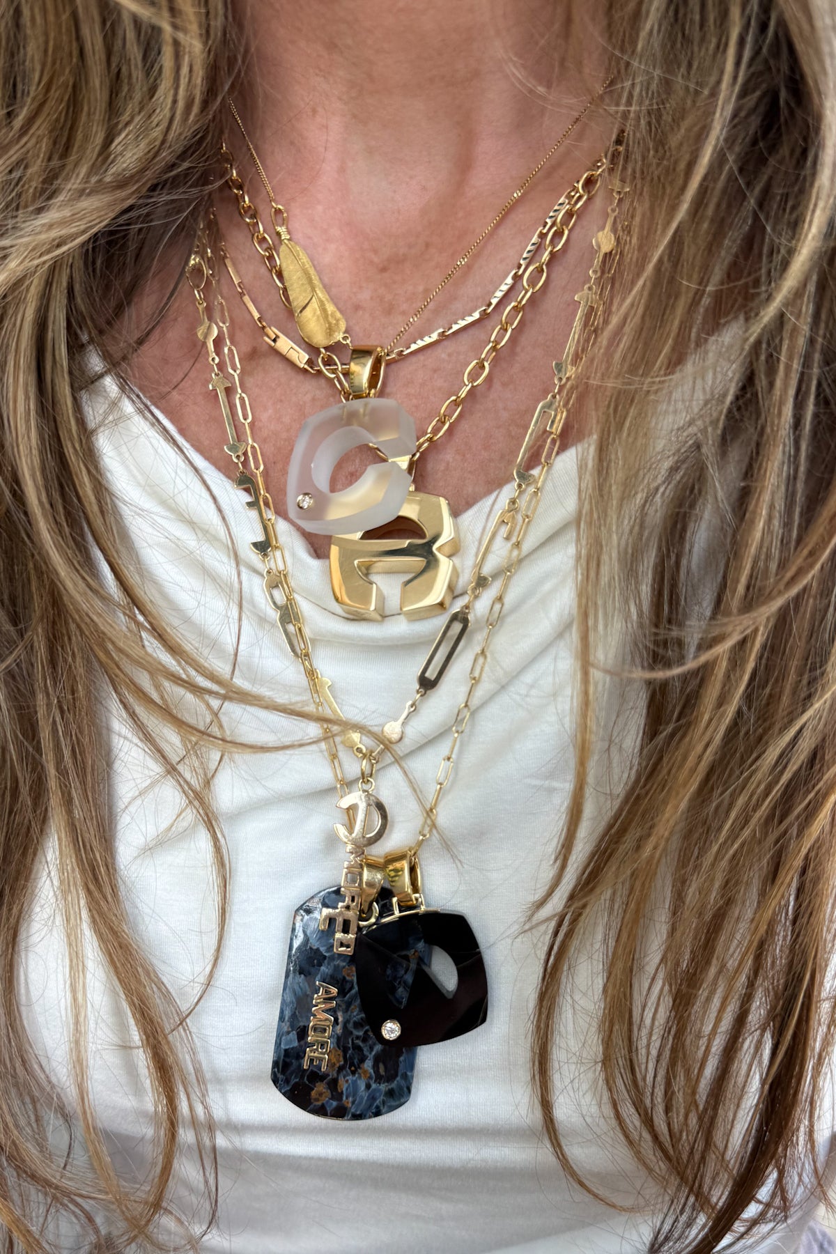 Onyx Splendente "W" Initial Pendant
