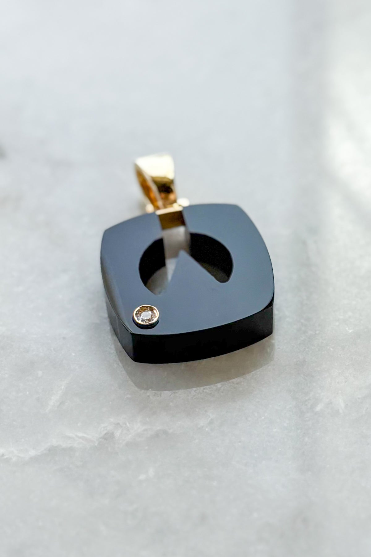 Onyx Splendente "W" Initial Pendant