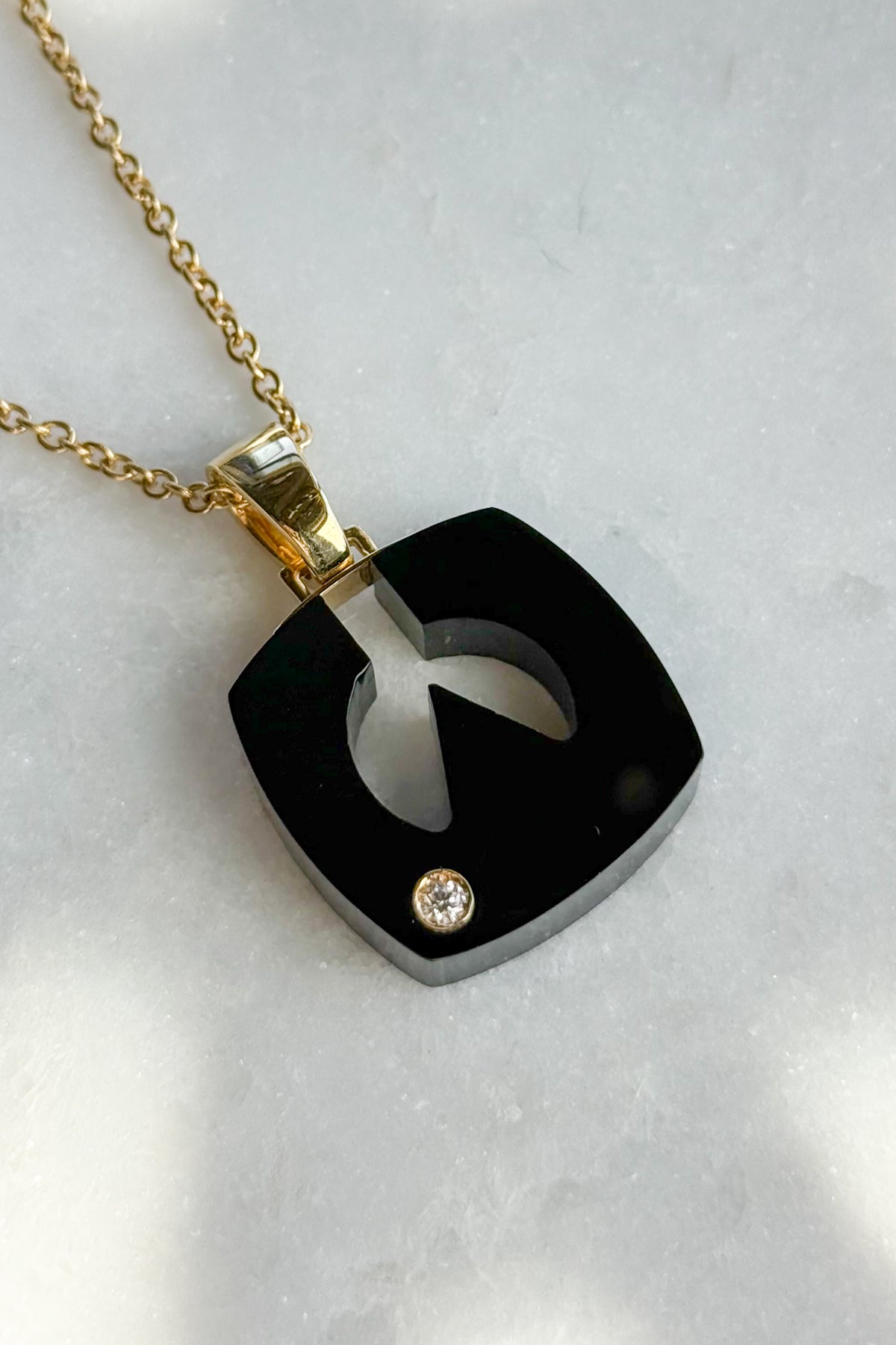 Onyx Splendente "W" Initial Pendant