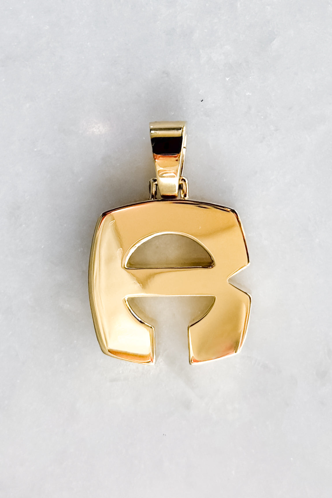 Gold Splendente "R" Initial Pendant
