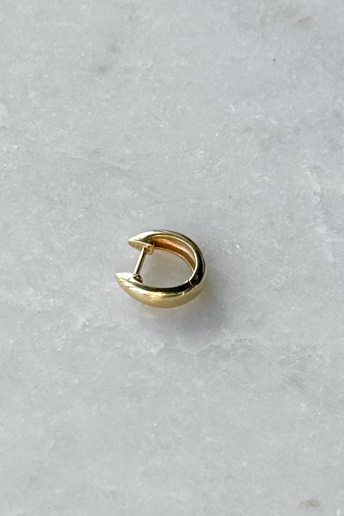 Chunky Graduated Huggie Hoop Earring