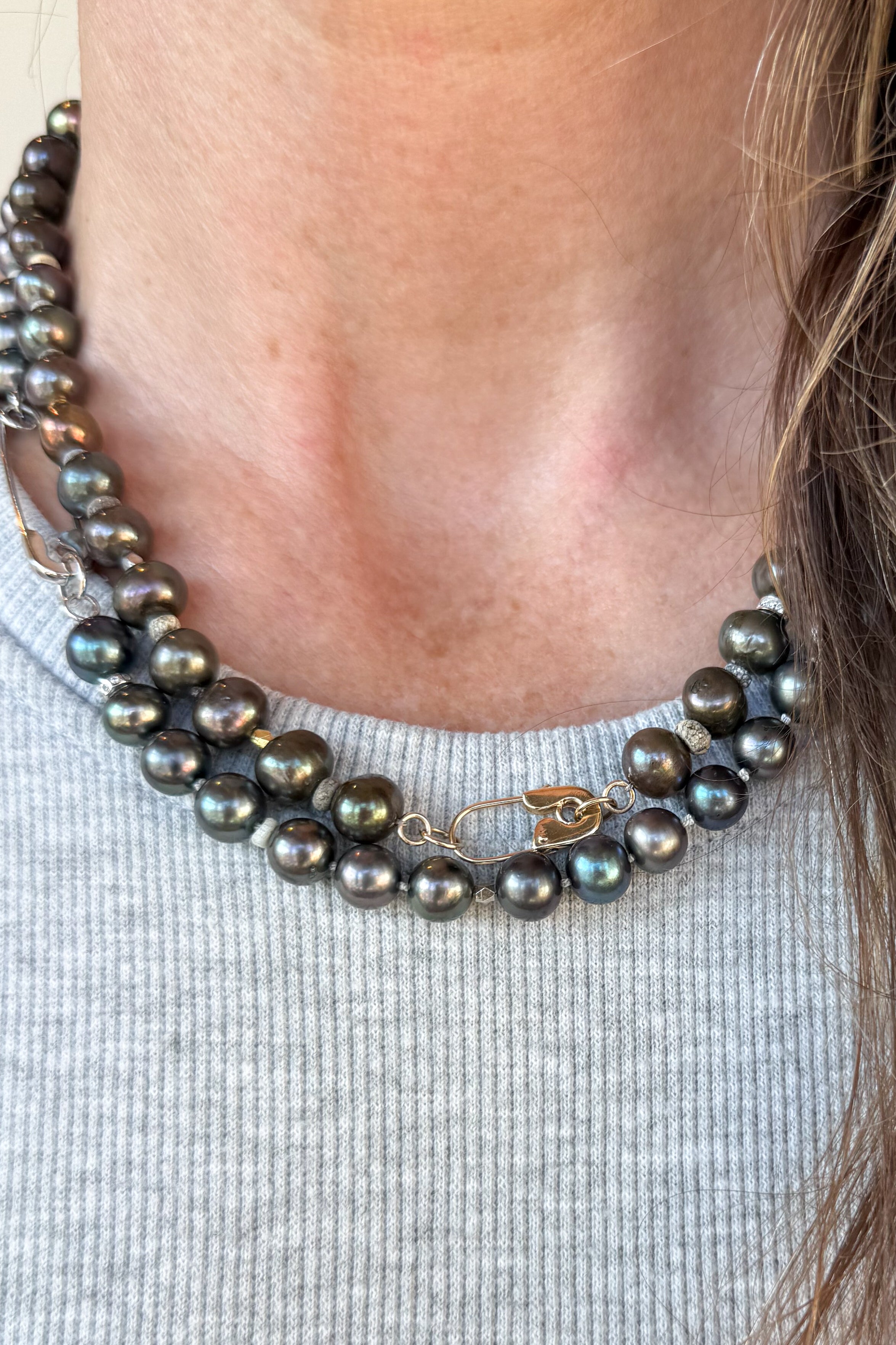 Metallic Nila Pearl Necklace