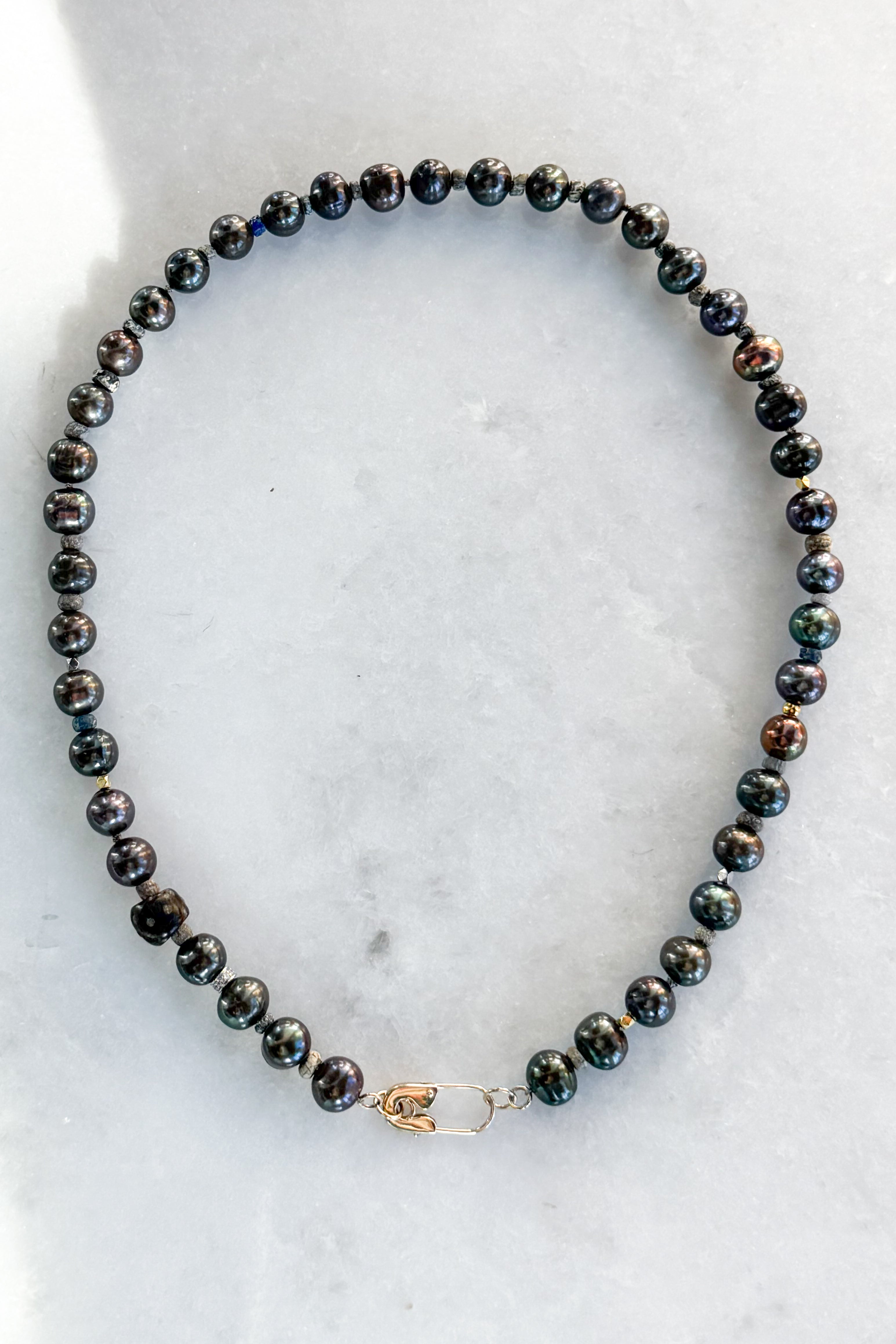 Metallic Nila Pearl Necklace