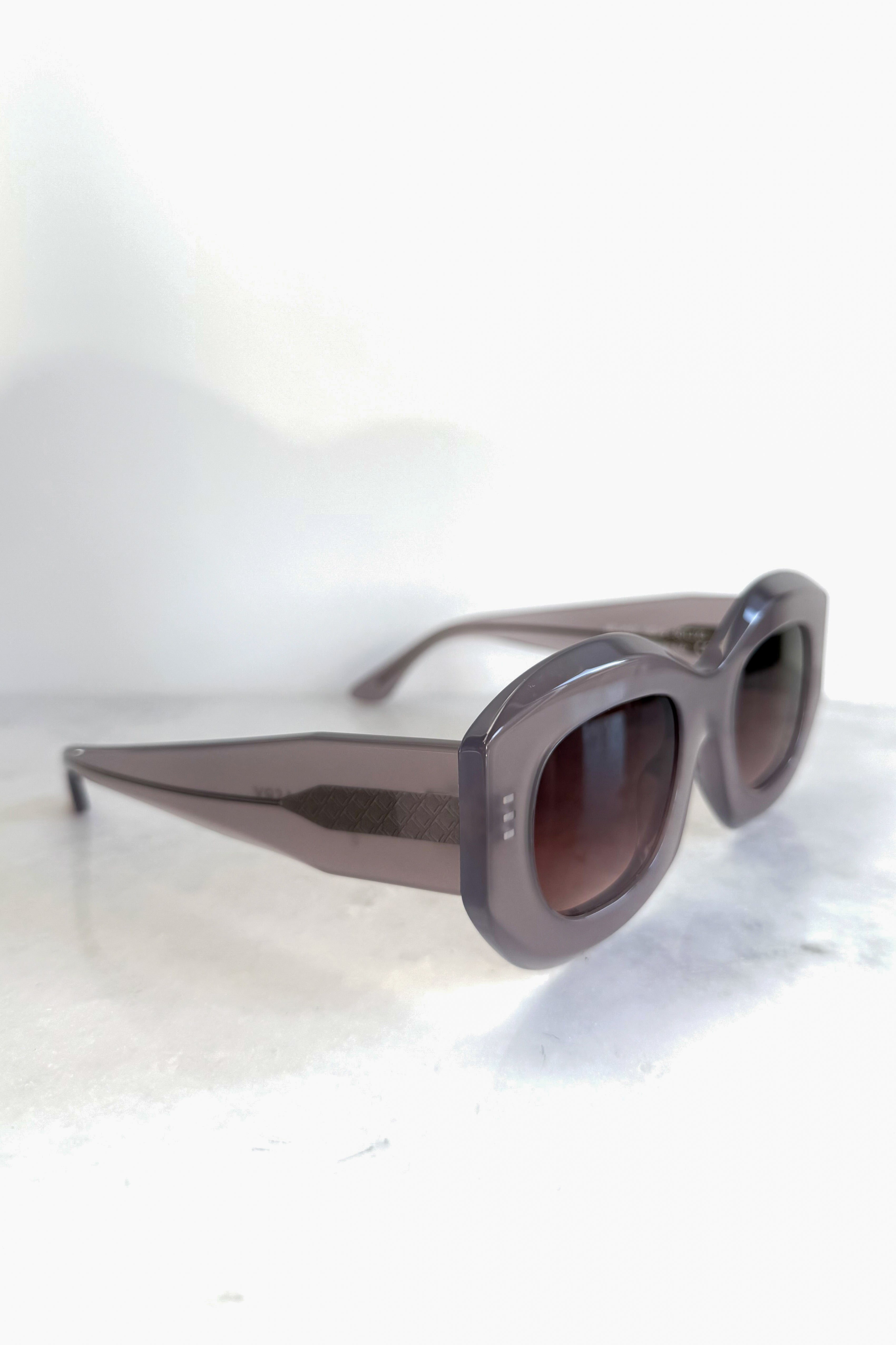 Trophy Milky Smoke Sunglasses