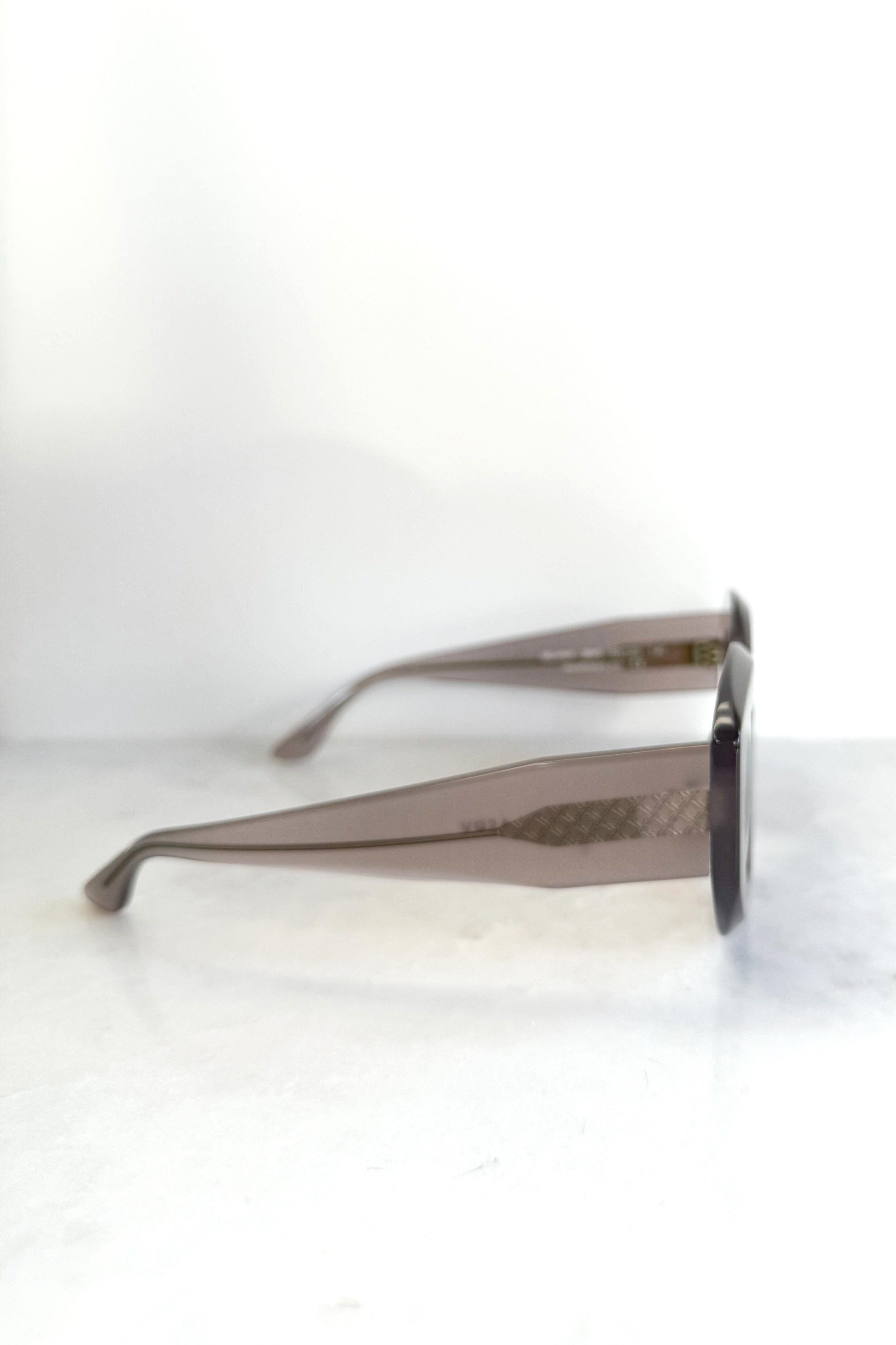 Trophy Milky Beige Sunglasses