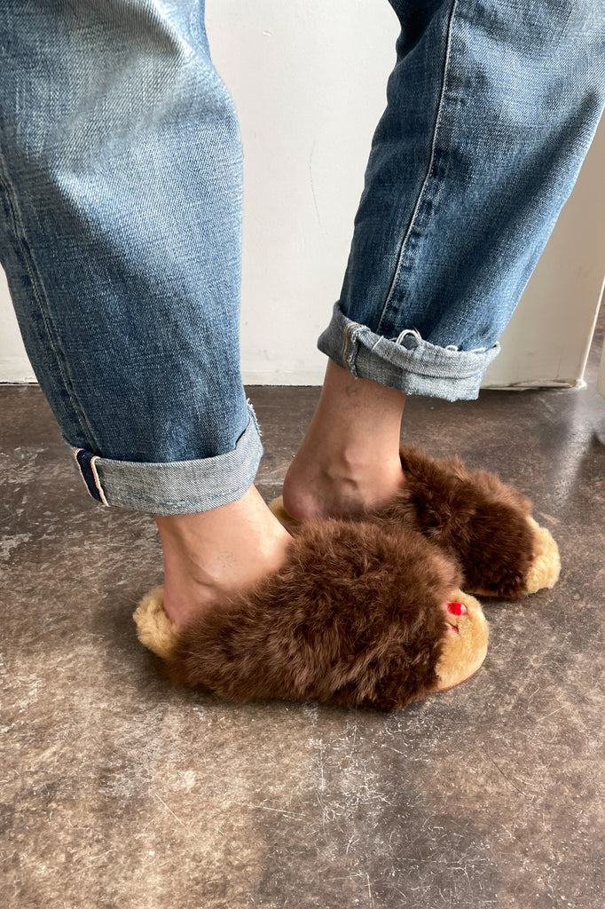 Alpaca fur slippers - unisex alpaca slippers – Living the Dream Alpaca Farm