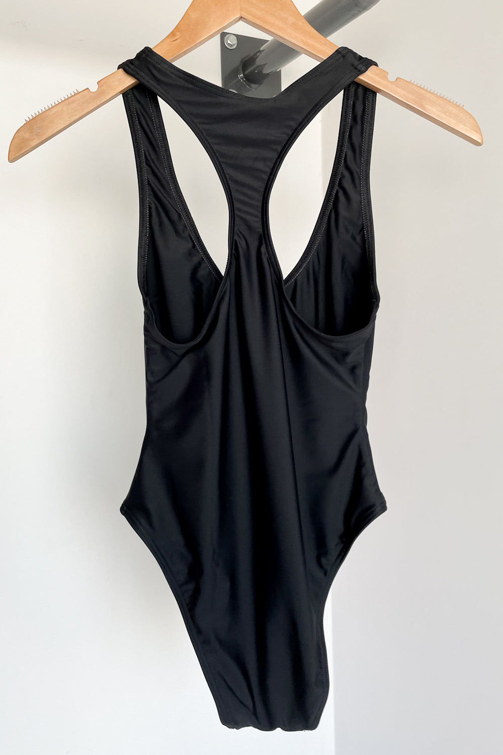 【MATTEAU】the racer back stretch-repreve swimsuit MATTEAU The Racer Back Stretch-REPREVE Swimsuit in Black