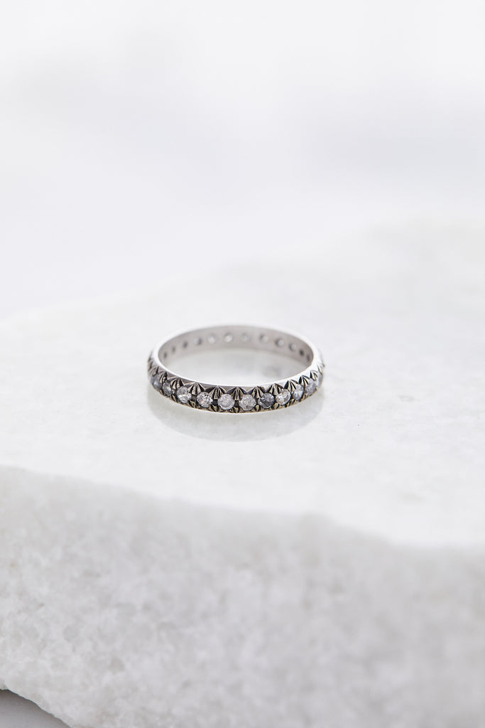 Attelage French Cut Pave Band